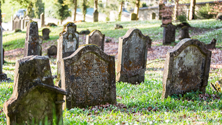 Steine der Erinnerung. Ein Rundgang über den Jüdischen Friedhof 